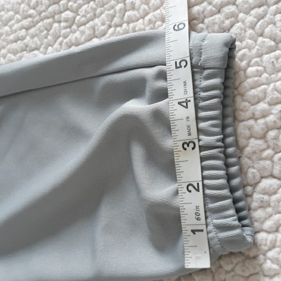 New Under Armour Men's Medium Heatgear Loose Grey Pants - Picture 8 of 15